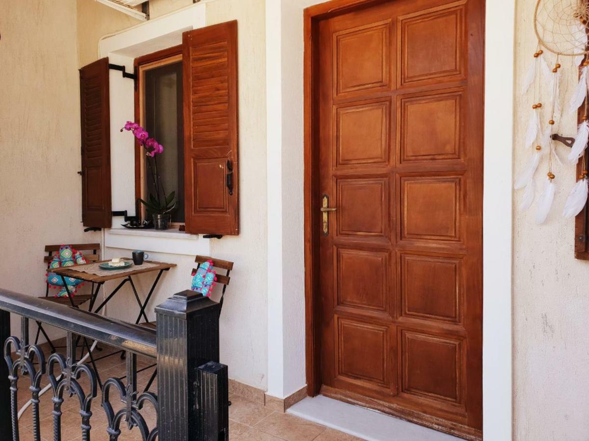 Villa Perissa Thira Exterior photo