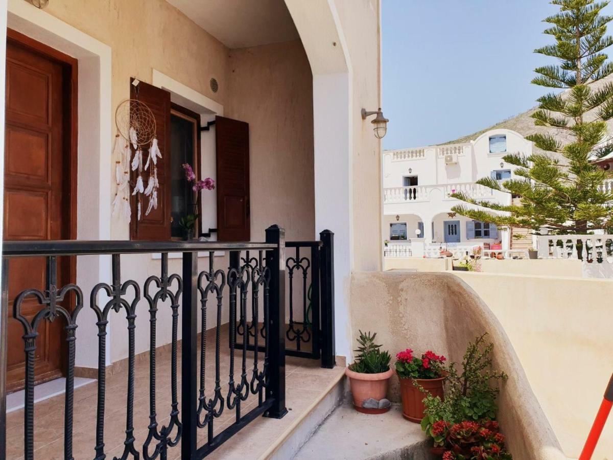 Villa Perissa Thira Exterior photo